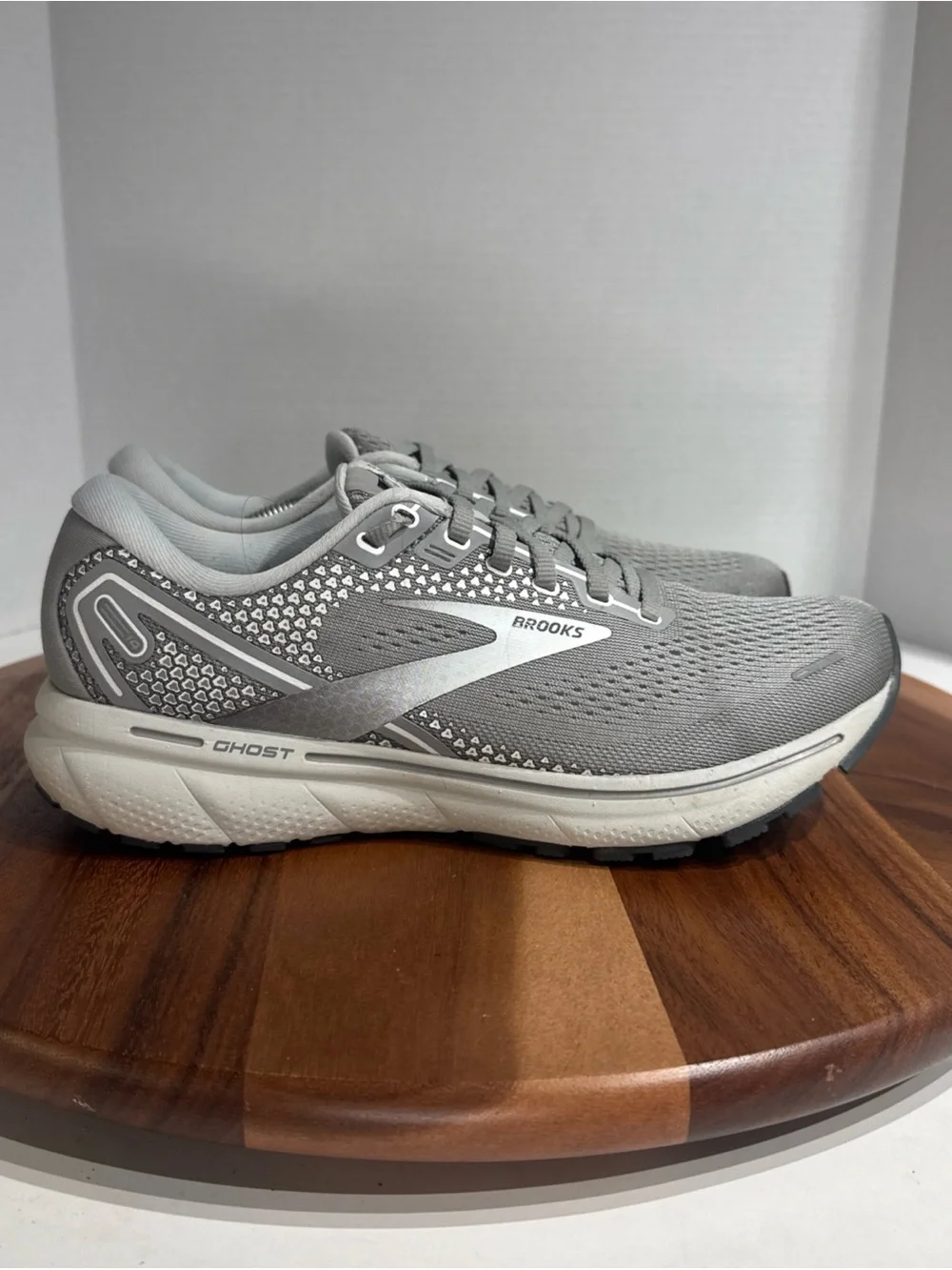 Brooks Ghost 14 Women's Size 9.5  Gray Running Shoes Sneakers 1203561B089